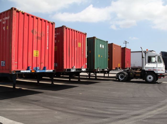 Global Trucking Inc. drayage &mdash; container chassis lineup
